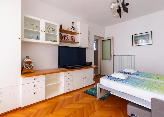 Apartment In Mit Garten By Interhome Portoroz